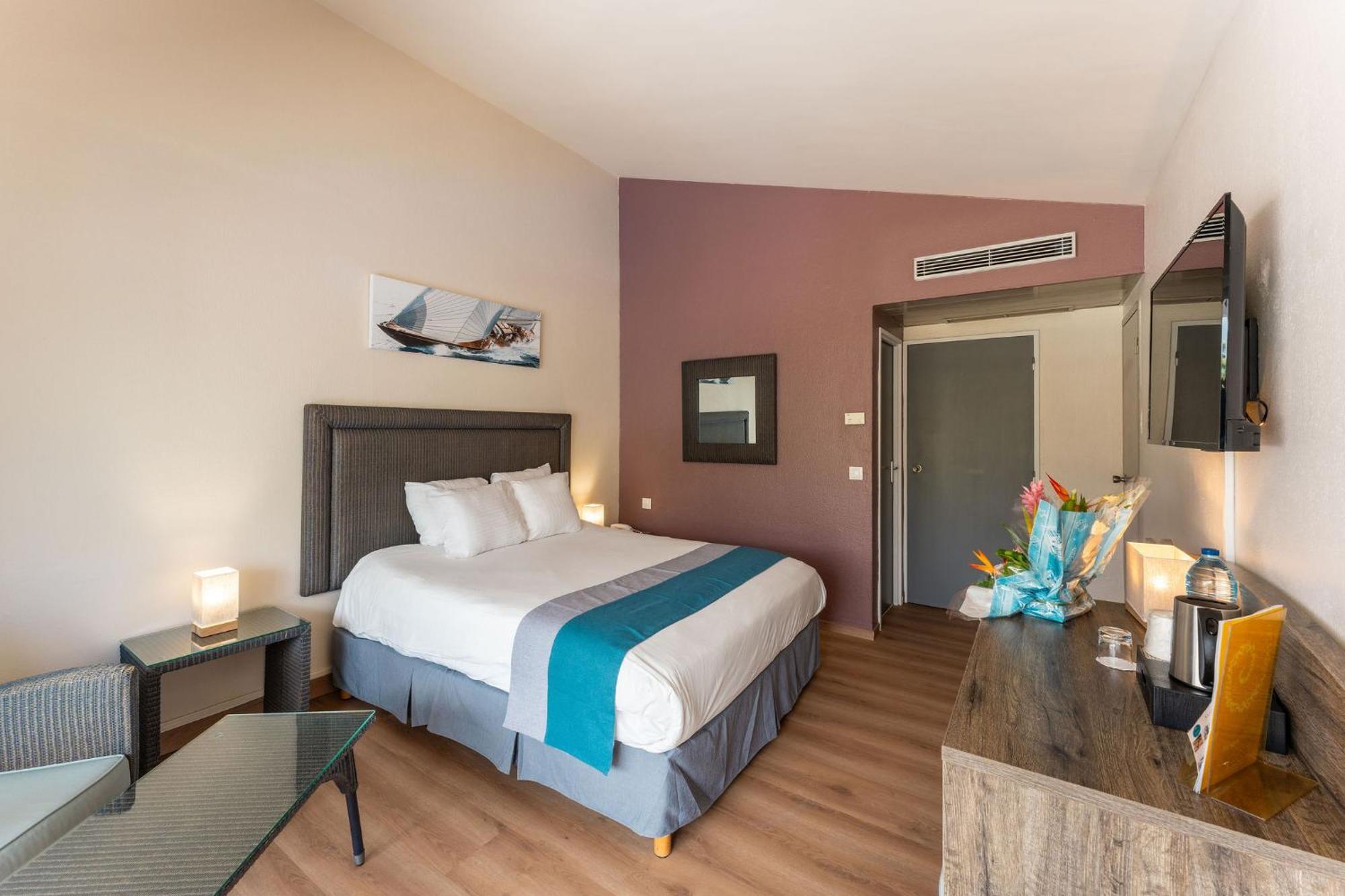 Hotel Fleur D'Epee 르 고지에 외부 사진